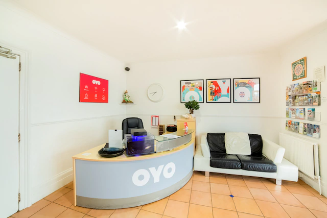 OYO Marina 7/60