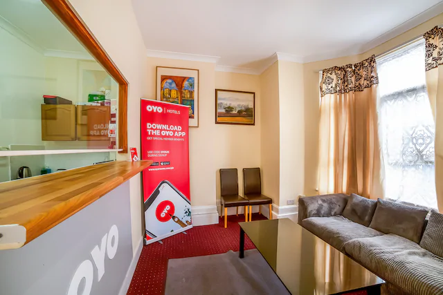 Oyo Stratford Hotel 7/58