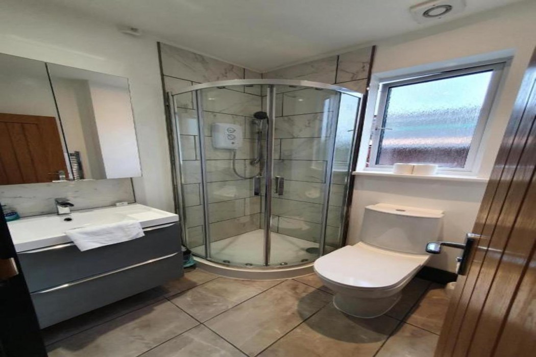 Devine Beach Hotel, Westcliff Southend-On-Sea 26/50