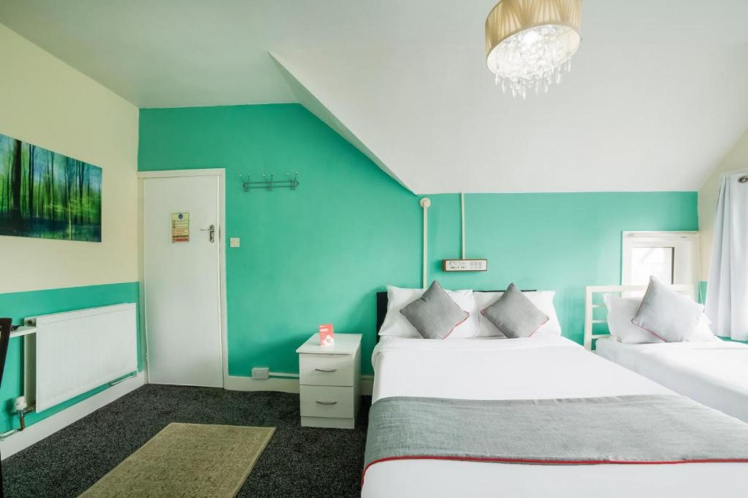 Devine Beach Hotel, Westcliff Southend-On-Sea 15/50