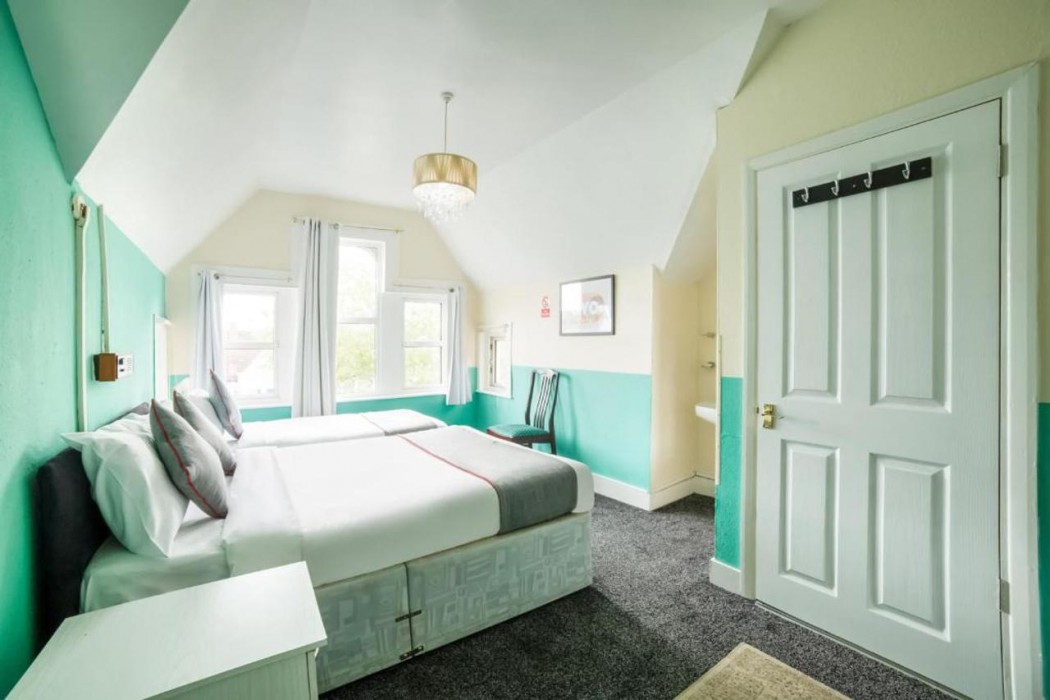 Devine Beach Hotel, Westcliff Southend-On-Sea 19/50
