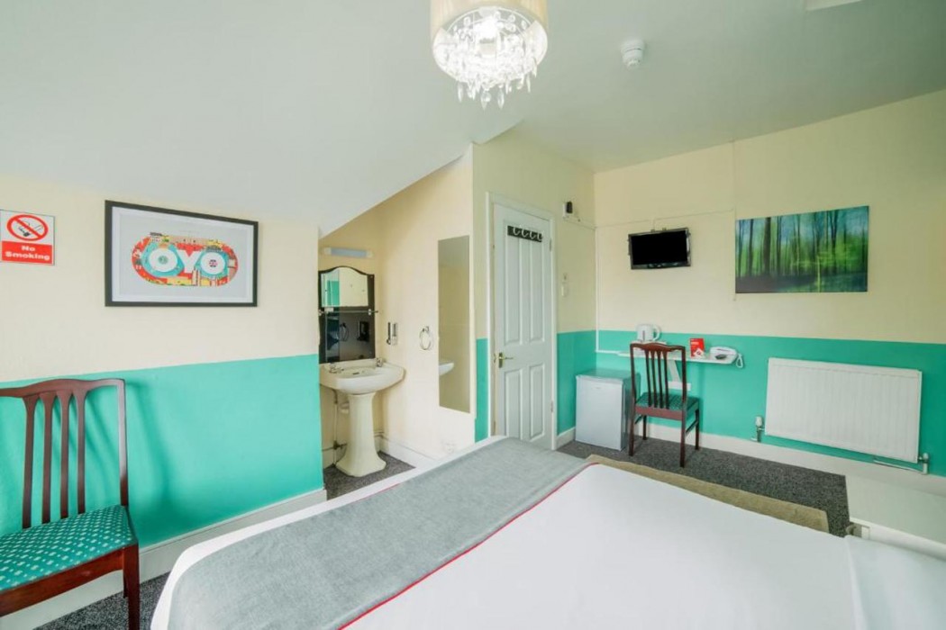 Devine Beach Hotel, Westcliff Southend-On-Sea 17/50