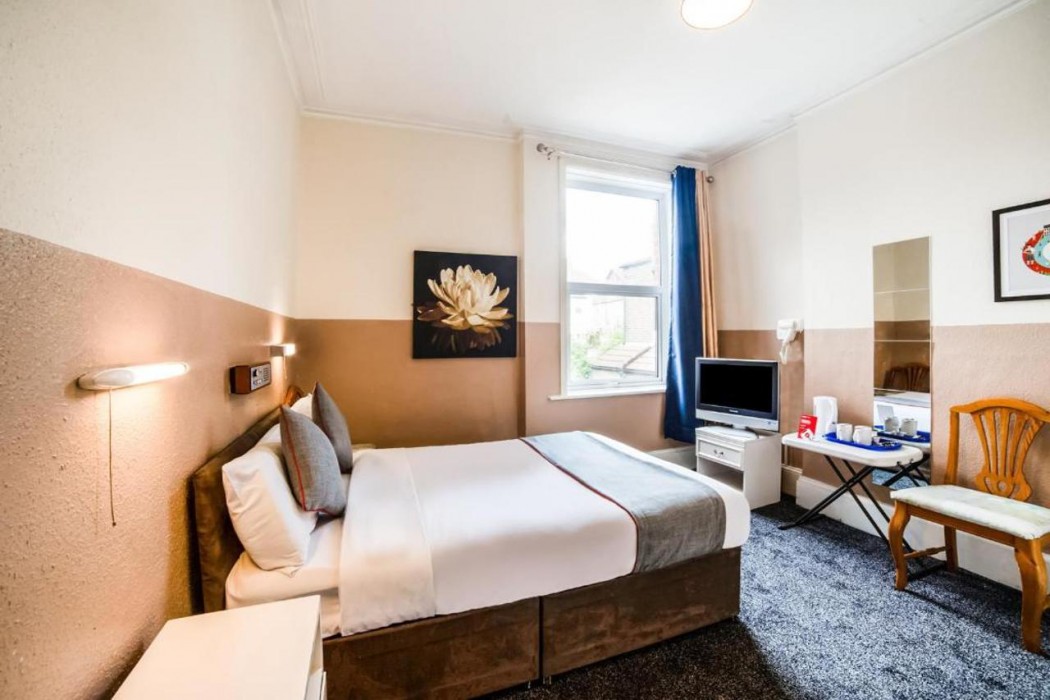 Devine Beach Hotel, Westcliff Southend-On-Sea 18/50