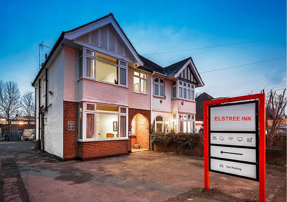 Elstree Inn 2/55