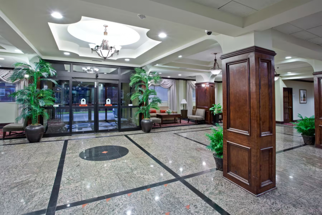 La Quinta Inn & Suites by Wyndham Downtown Conference Center 7/33