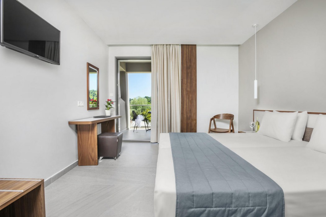 Iris Hotel 16/107
