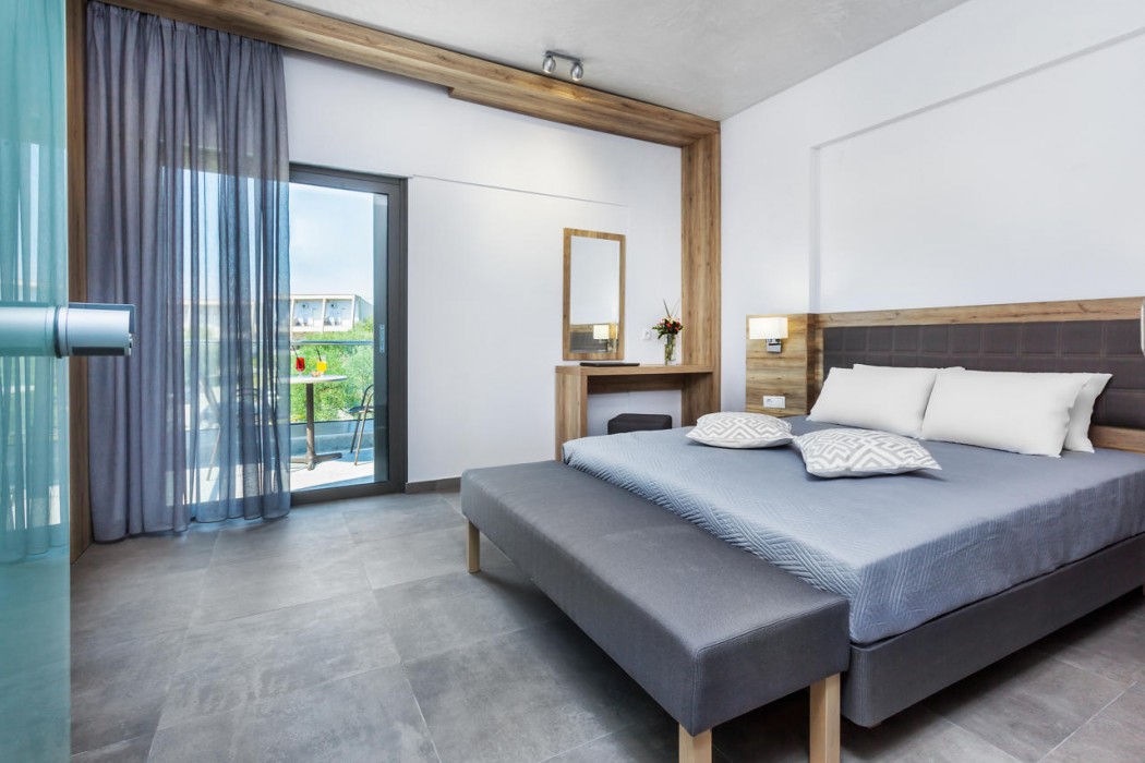 Iris Hotel 45/107