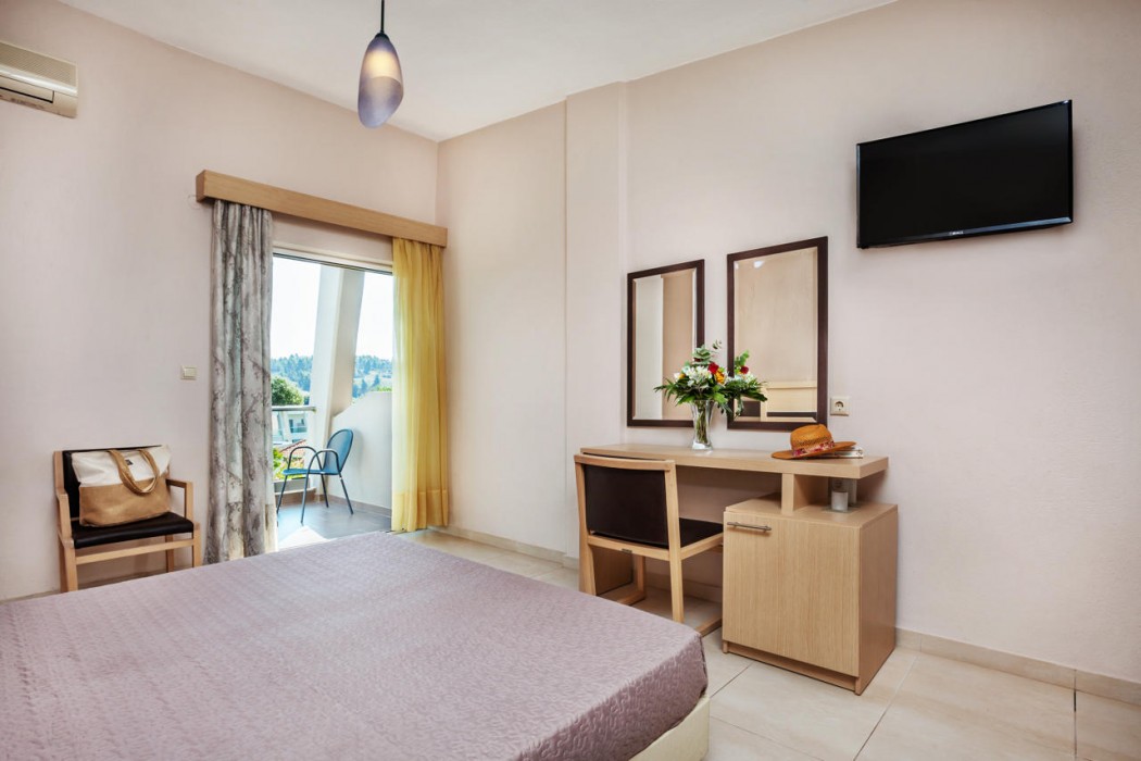 Iris Hotel 32/107