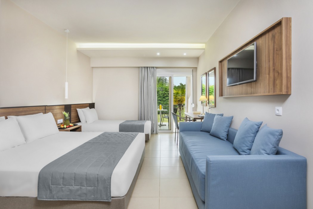 Iris Hotel 51/107