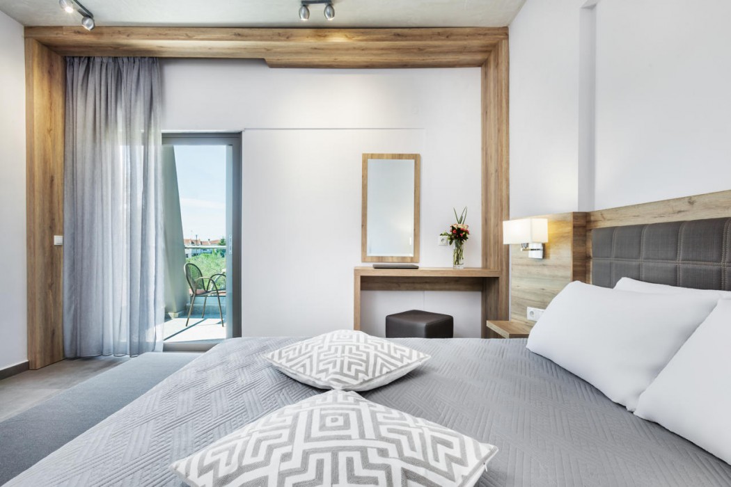 Iris Hotel 33/107