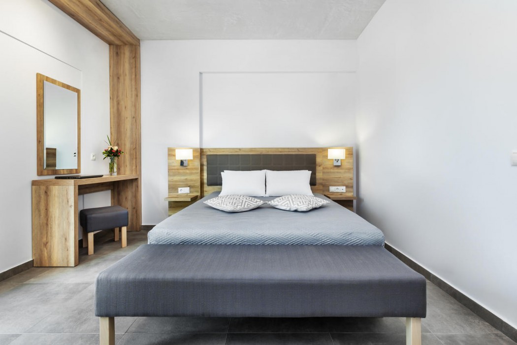 Iris Hotel 40/107