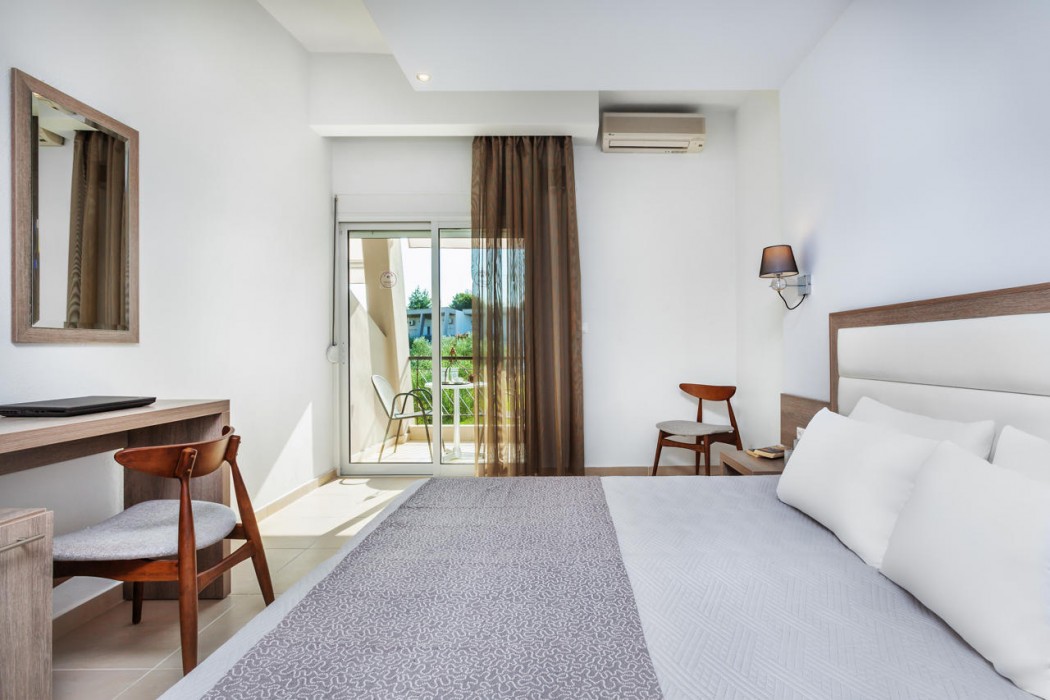 Iris Hotel 27/107