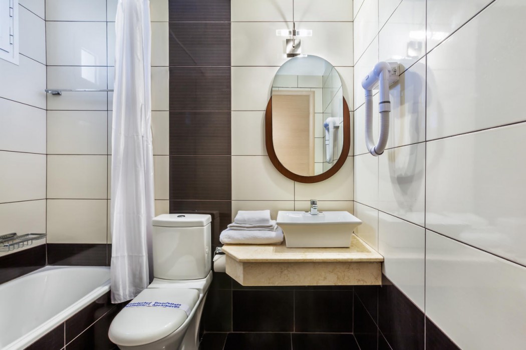 Iris Hotel 23/107