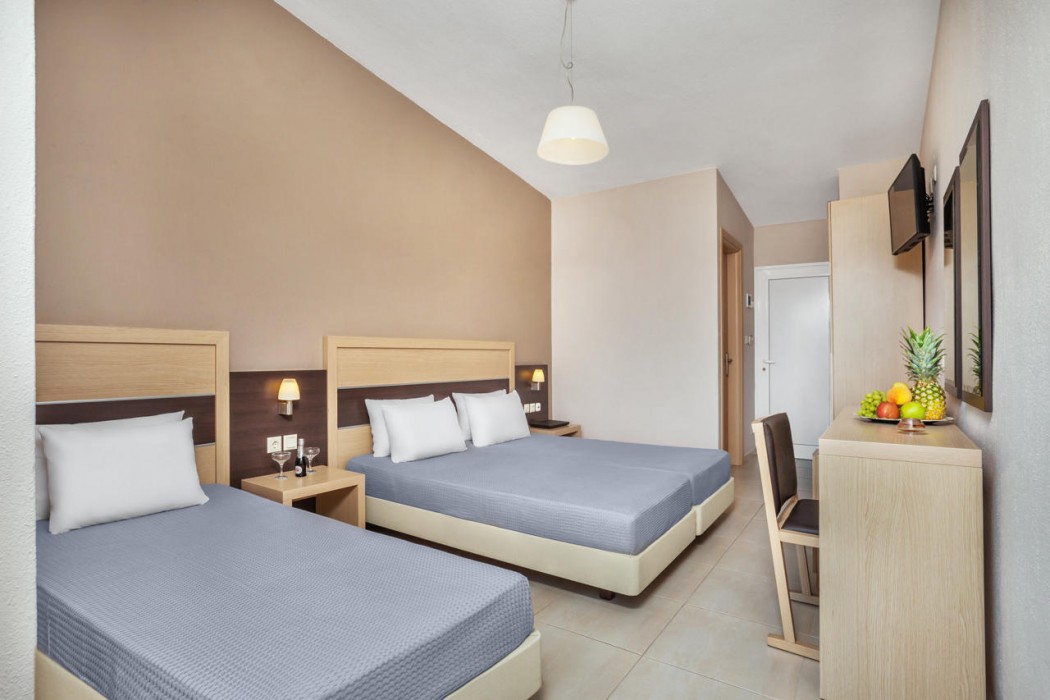 Iris Hotel 24/107