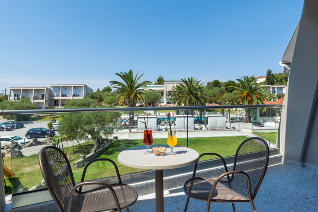Iris Hotel 49/107