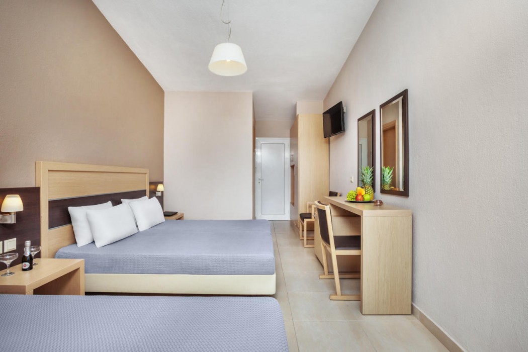 Iris Hotel 36/107