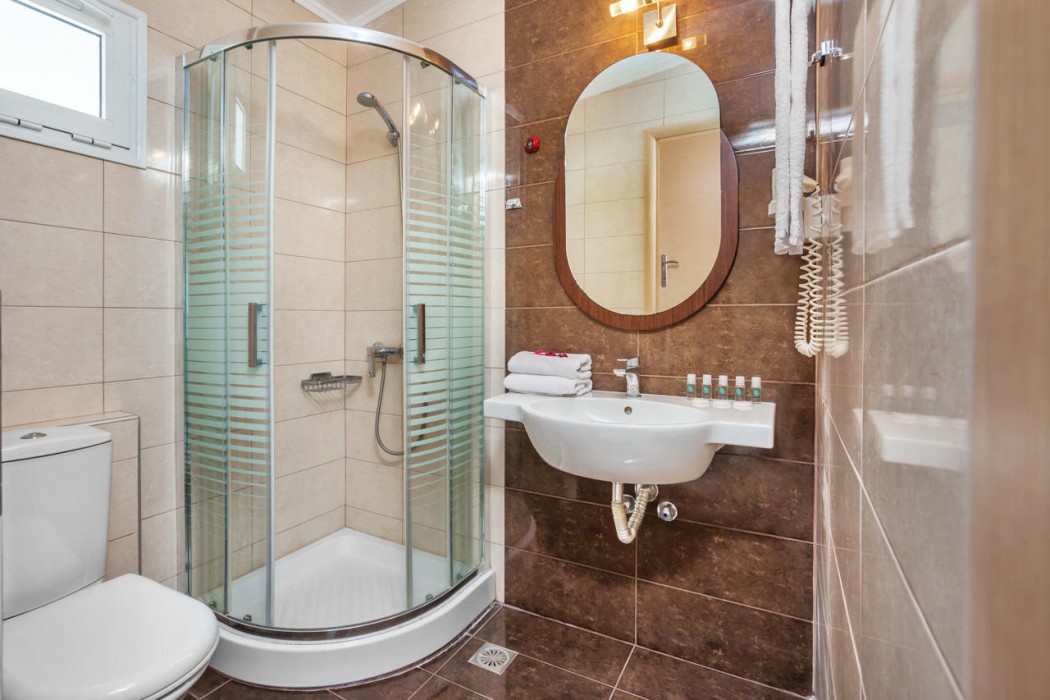 Iris Hotel 44/107