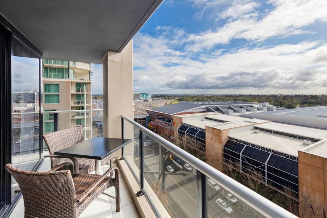 Oaks Adelaide Horizons Suites 15/70