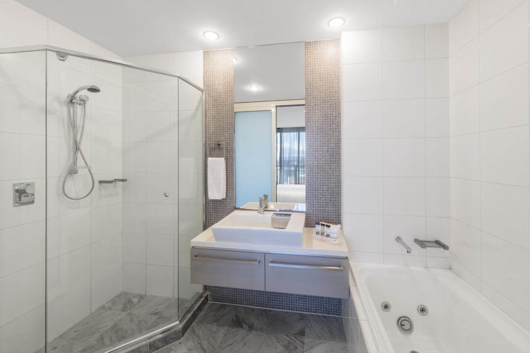 Oaks Adelaide Horizons Suites 30/70