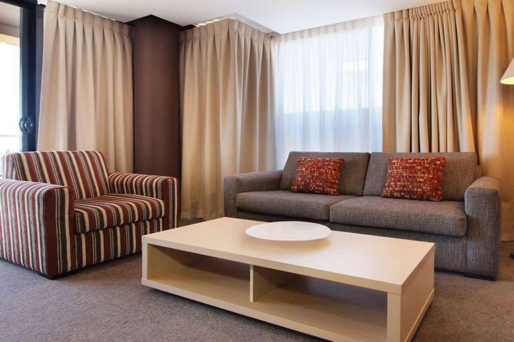 Oaks Adelaide Horizons Suites 17/70