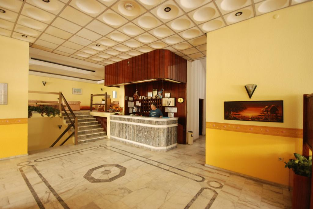 Dias Hotel 5/27