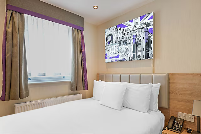 OYO Townhouse 30 Sussex Hotel, London Paddington 18/38