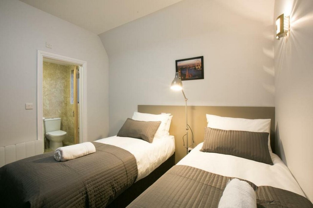 Belvilla Ilford Station Hotel, 4 min from Elizabeth line 38/46
