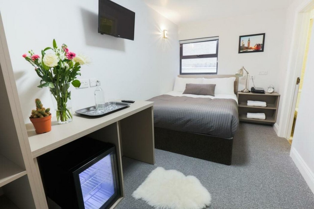 Belvilla Ilford Station Hotel, 4 min from Elizabeth line 37/46