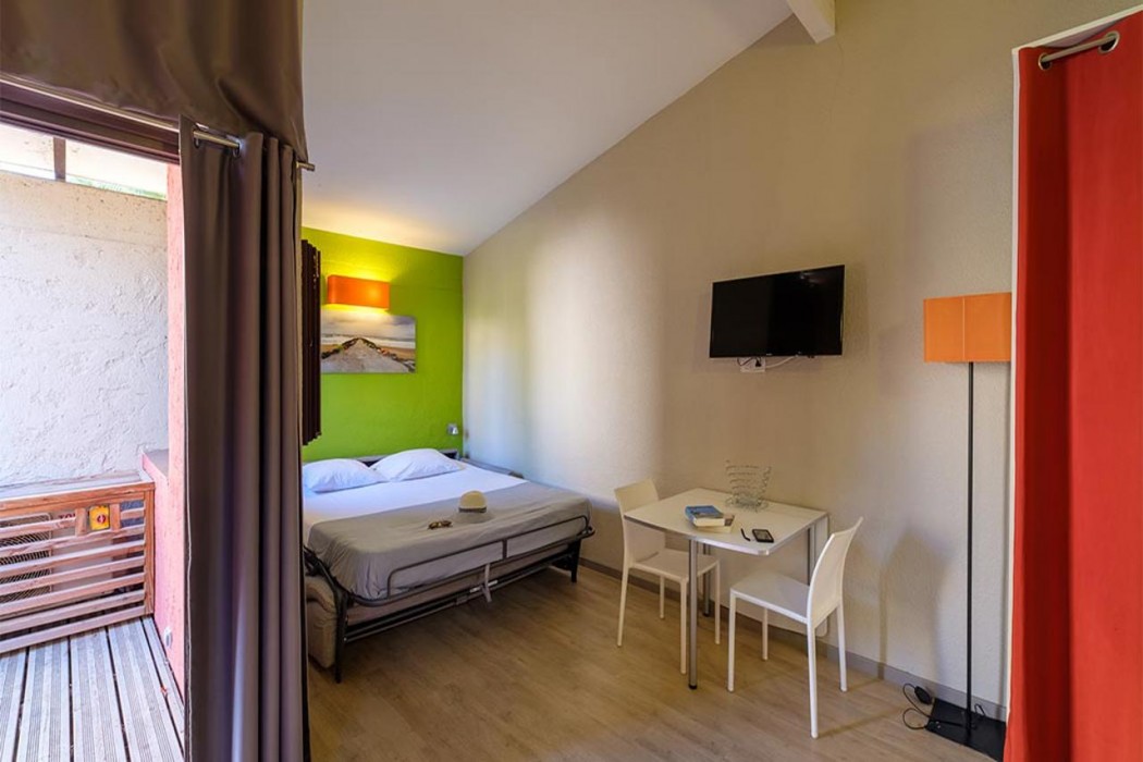 Room at Club Belambra La Colle sur Loup St Paul-de-Vence, LA COLLE-SUR-LOUP