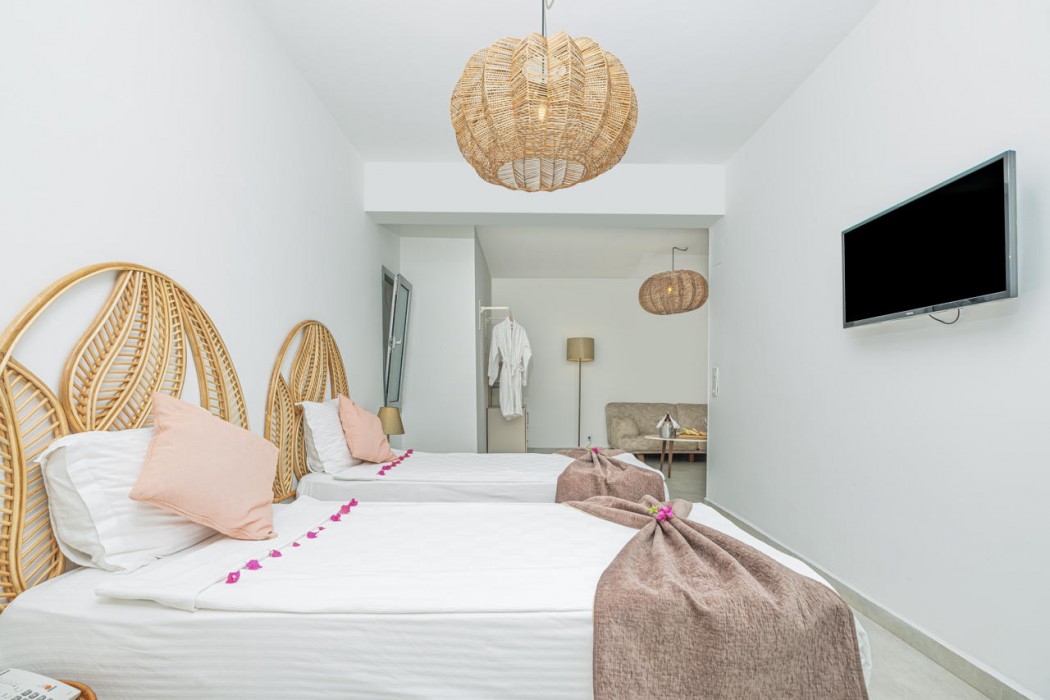 Babana Hotel 24/83