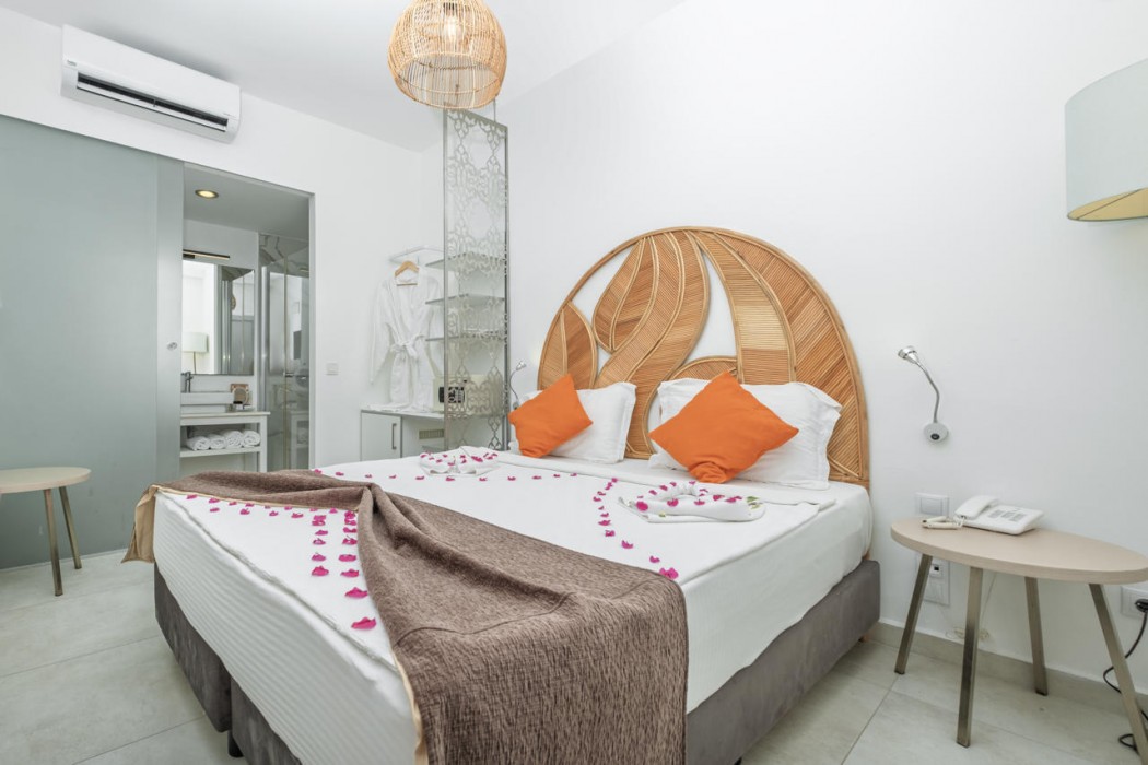 Babana Hotel 23/83