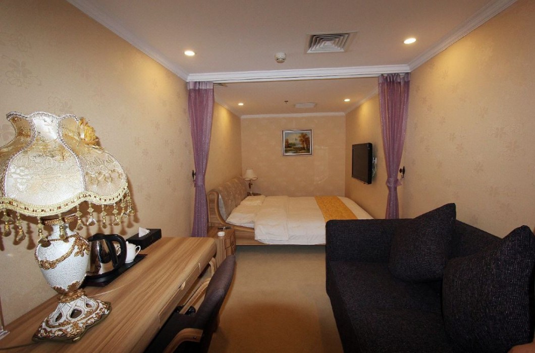 Changhao Business Hotel (Beijing South Railway Station) 12/17