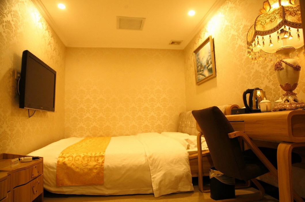 Changhao Business Hotel (Beijing South Railway Station) 10/17