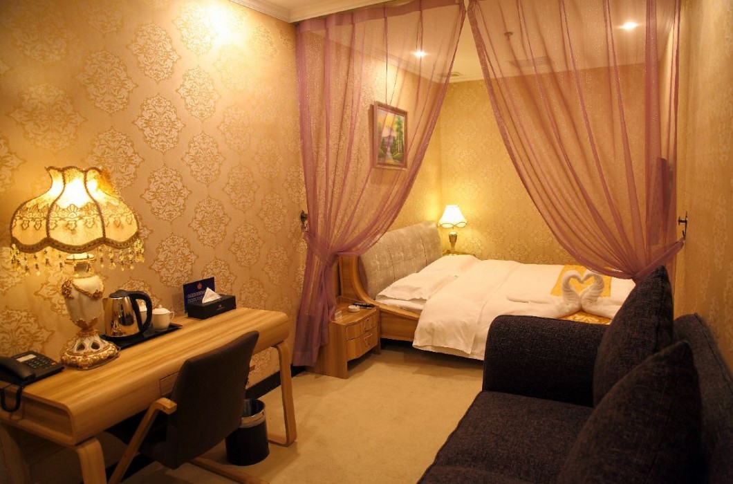 Changhao Business Hotel (Beijing South Railway Station) 11/17