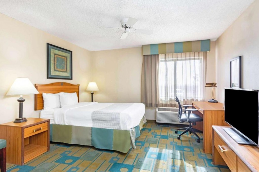 La Quinta Inn & Suites by Wyndham El Paso East 7/37