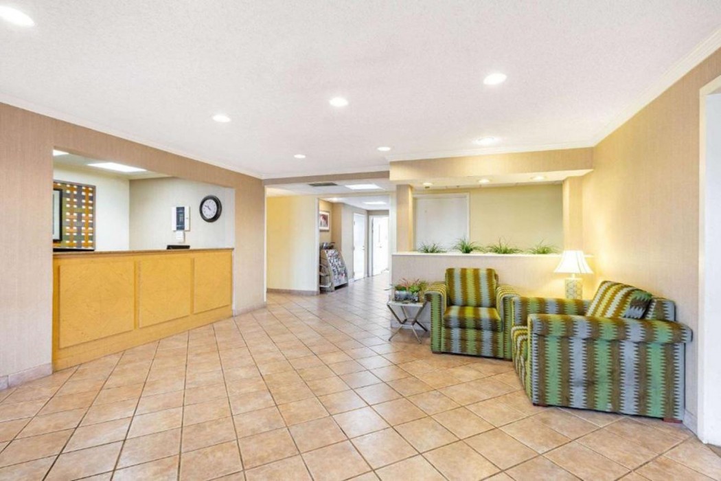 La Quinta Inn & Suites by Wyndham El Paso East 2/37