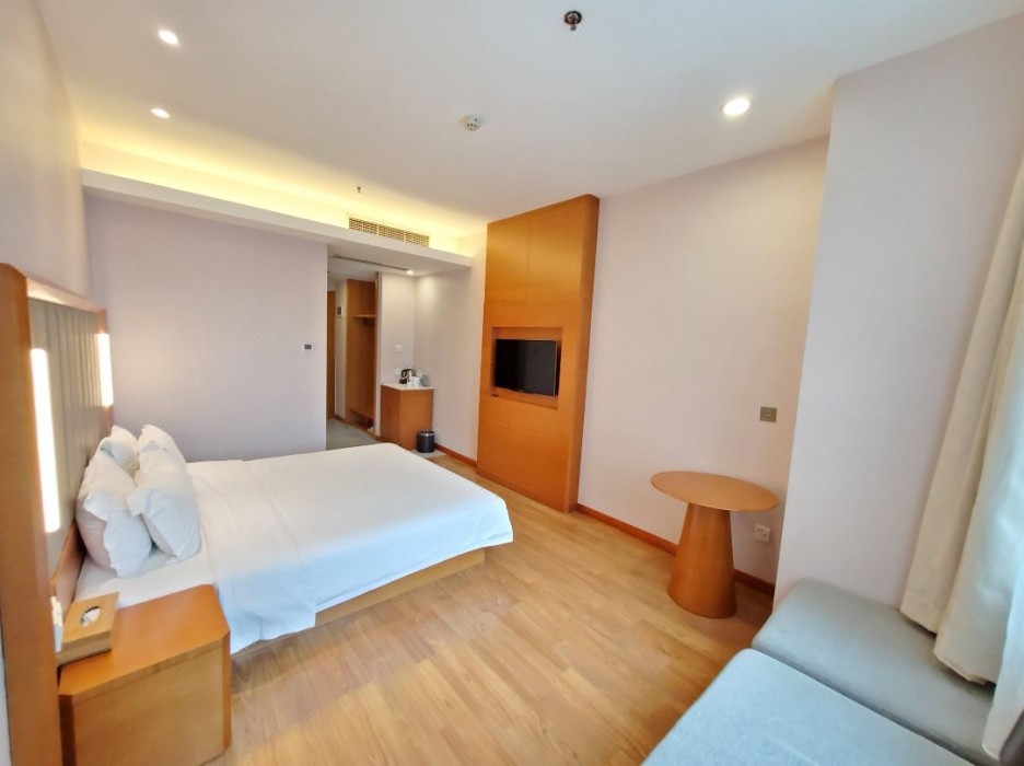 Ji Hotel (Chongqing Jiefangbei Pedestrian Street) 28/64