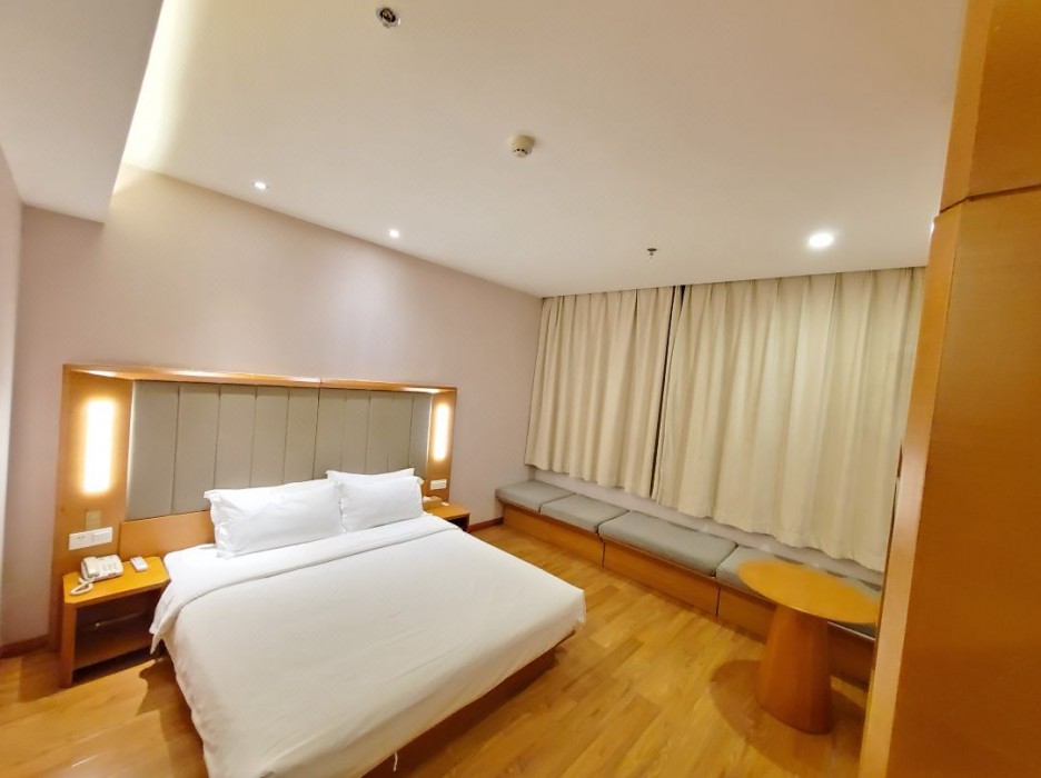Ji Hotel (Chongqing Jiefangbei Pedestrian Street) 29/64