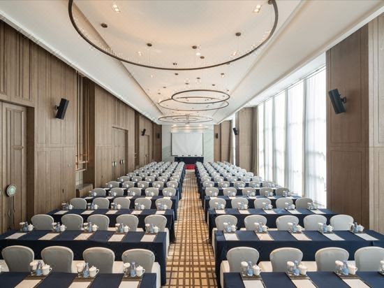 Jinling Hotel 30/65