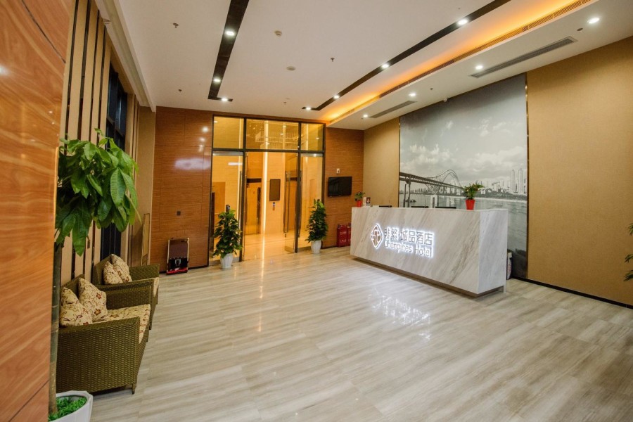 Chonpines Hotel (Chongqing Jiefangbei Hongyadong) 58/73