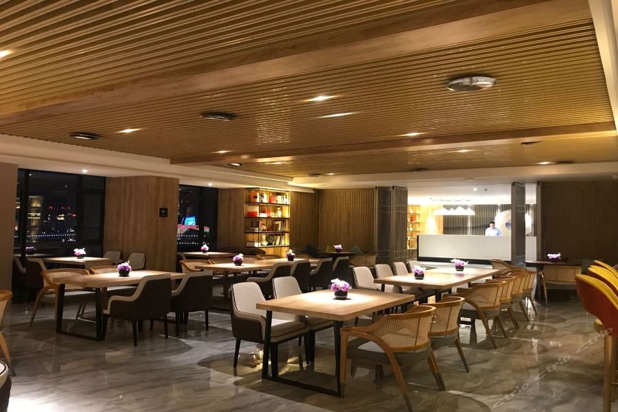 Chonpines Hotel (Chongqing Jiefangbei Hongyadong) 12/73