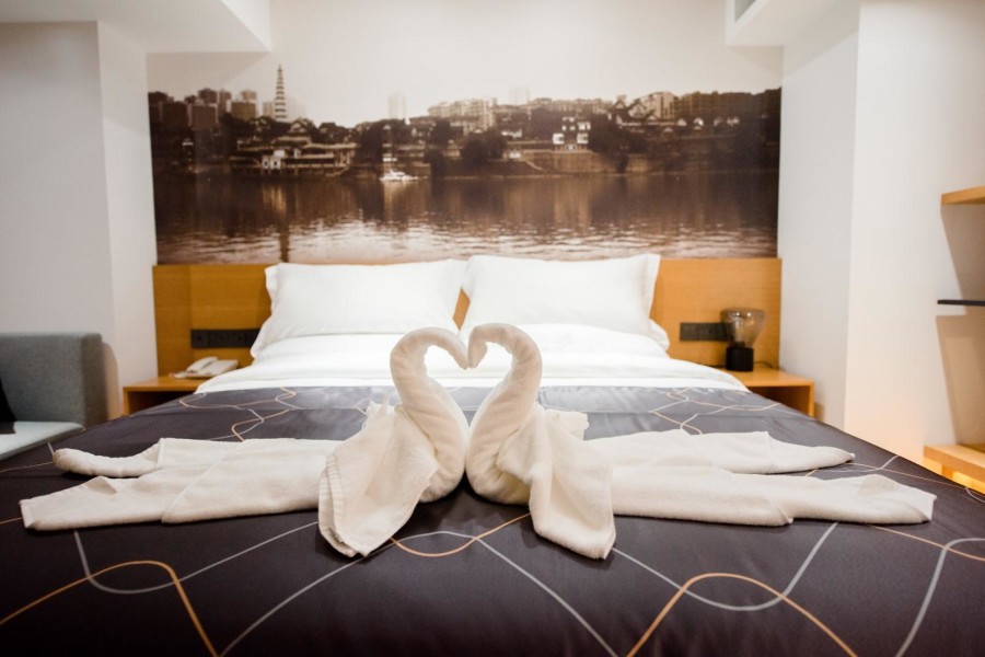 Chonpines Hotel (Chongqing Jiefangbei Hongyadong) 20/73