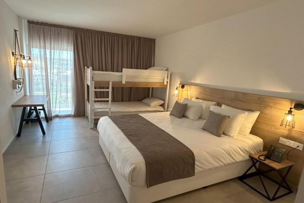 Bohemian Gardens Hotel 7/38