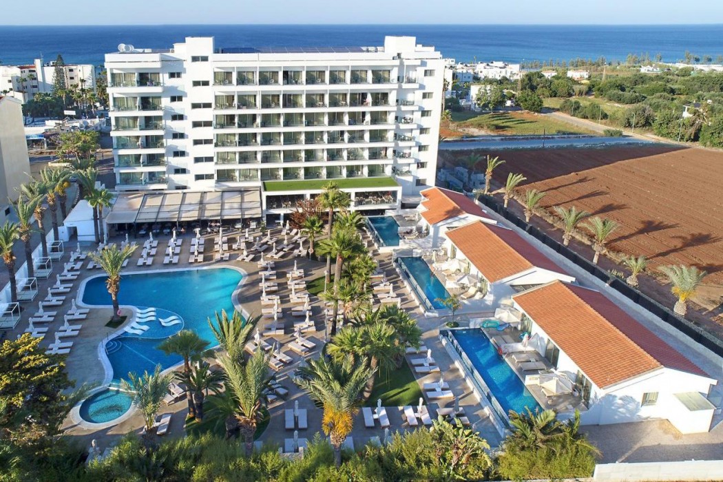 Bohemian Gardens Hotel in PARALIMNI