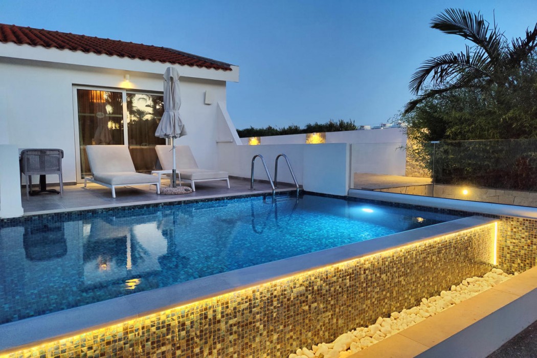 Bohemian Gardens Hotel 21/38