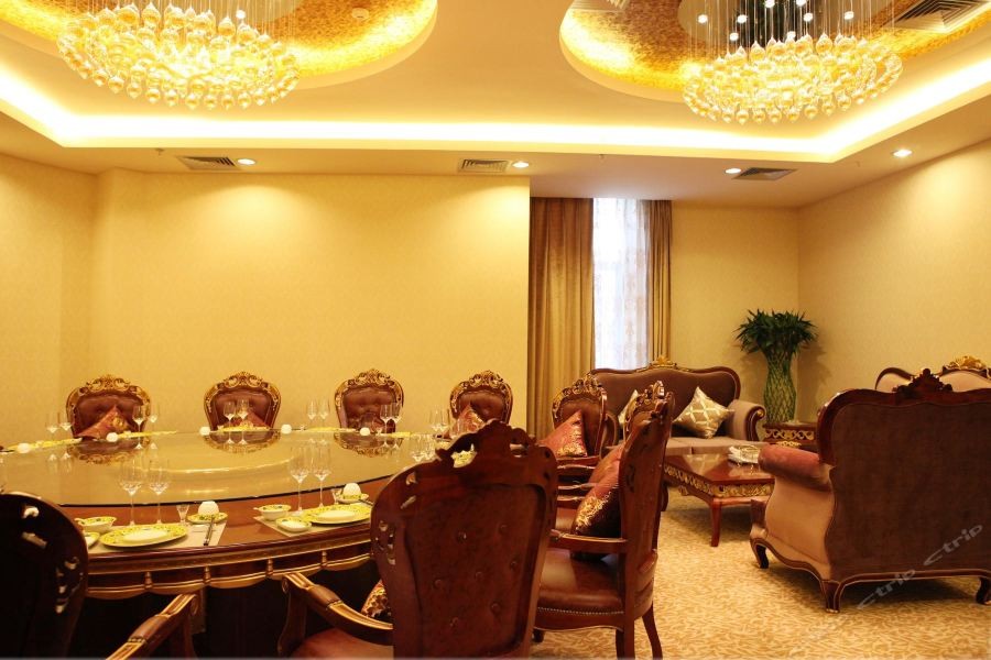 Chengdu Airport Express Hotel 6/7