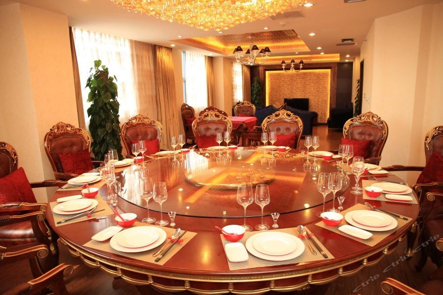 Chengdu Airport Express Hotel 5/7