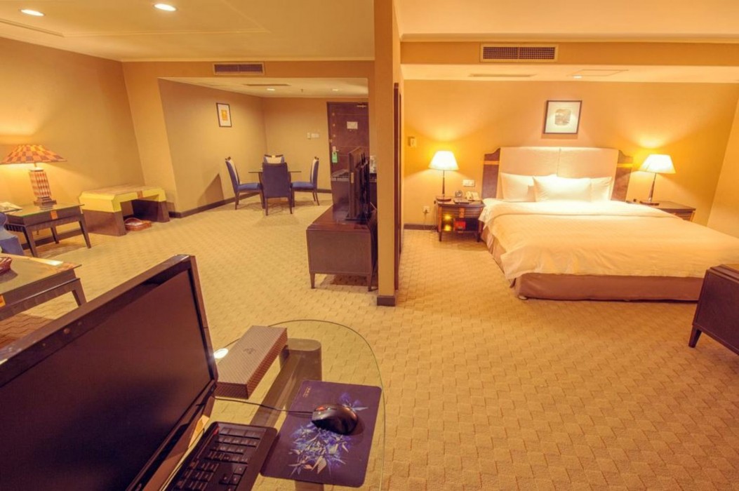 SSAW Boutique Hotel (Jiefangbei Hongya Cave Branch) 40/79