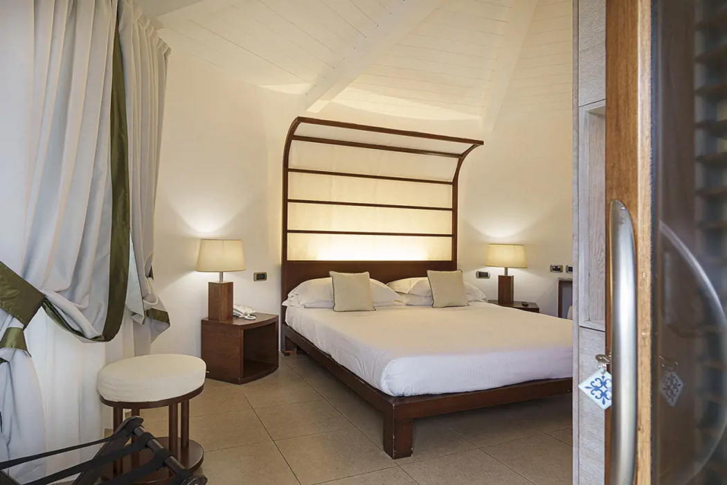La Plage Resort 17/99