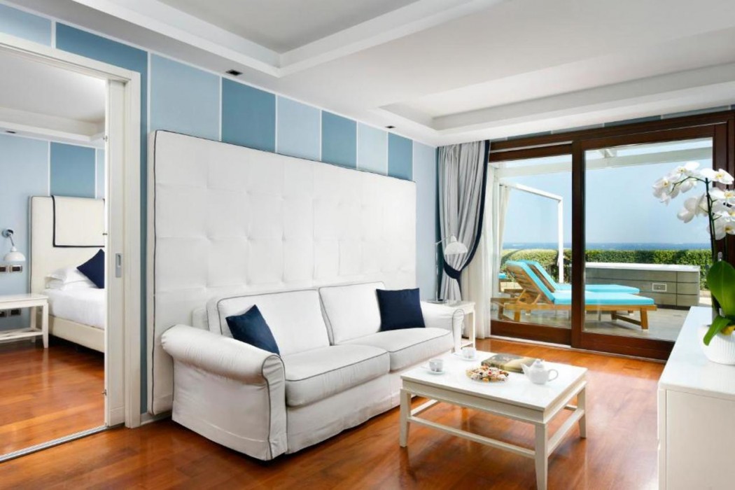 La Plage Resort 10/99